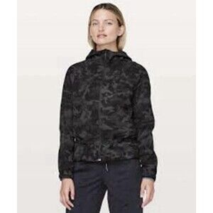 LULULEMON Women's Pack It Up Black Camo Jacket Sz 2 Vented Pockets Hooded